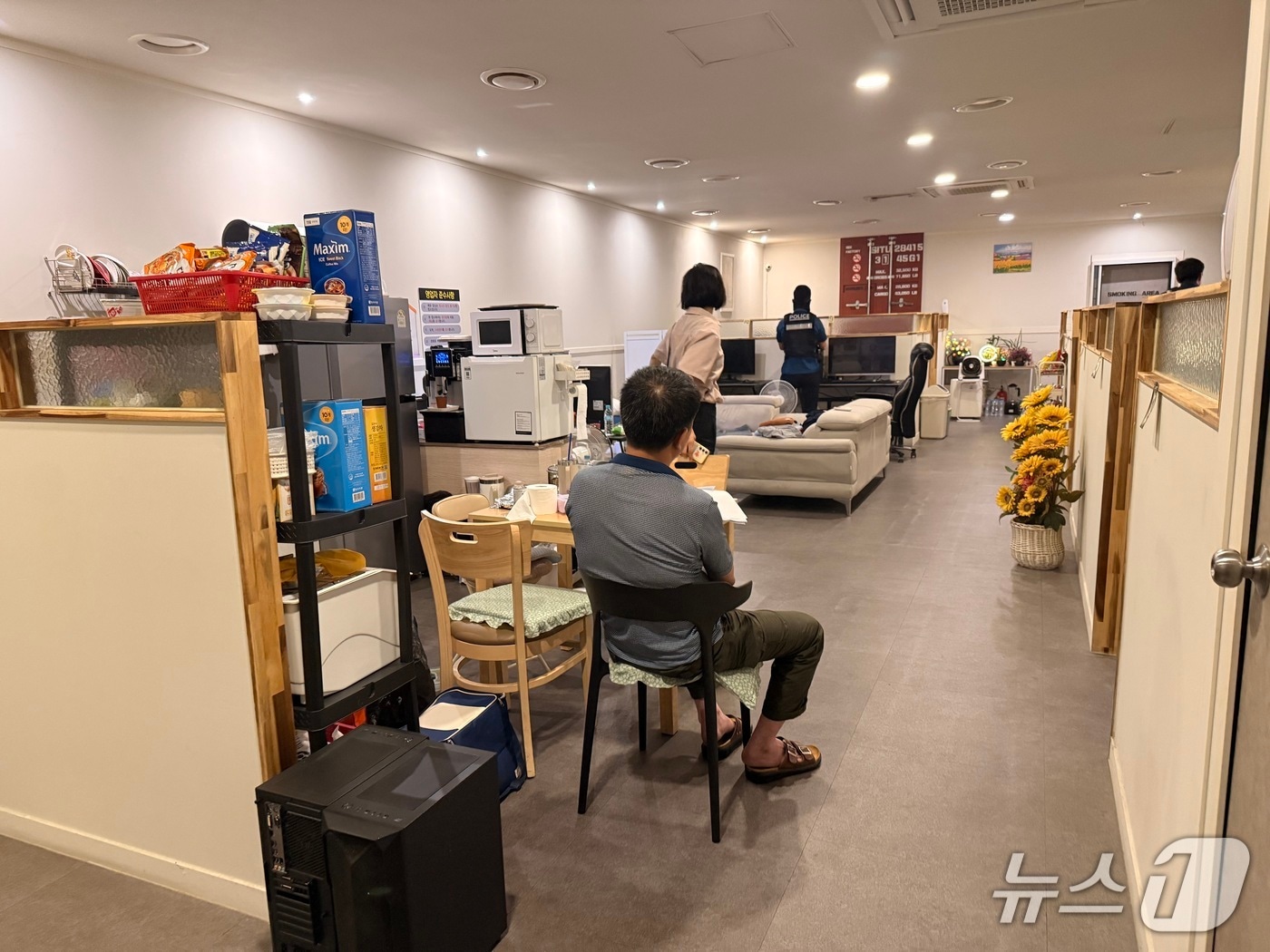 울산경찰청이 지난 6일 울주군 일대의 불법 성인PC방을 단속해 업주 등 7명을 게임산업의 진흥에 관한 법률 위반 혐의로 검거했다.(울산경찰청 제공. 재판매 및 DB금지)/뉴스1