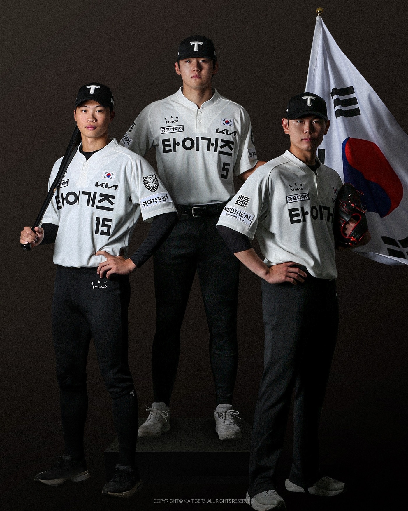 프로야구 KIA 타이거즈 광복절 유니폼을 착용한 선수들.(KIA 타이거즈 제공)