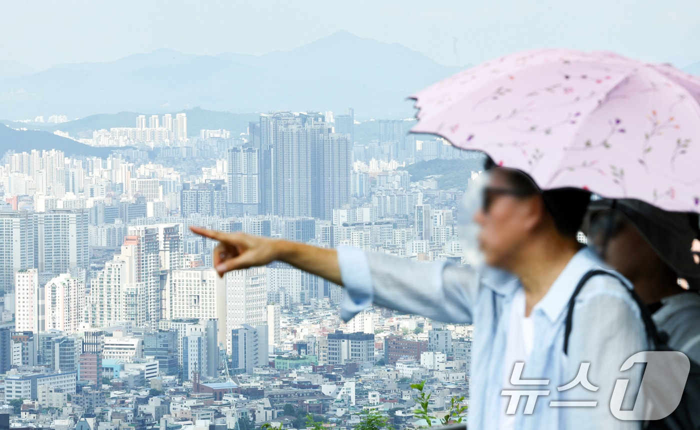 7일 오후 서울 중구 남산에서 바라본 아파트 단지의 모습. 2026.8.7 ⓒ 뉴스1 최지환 기자