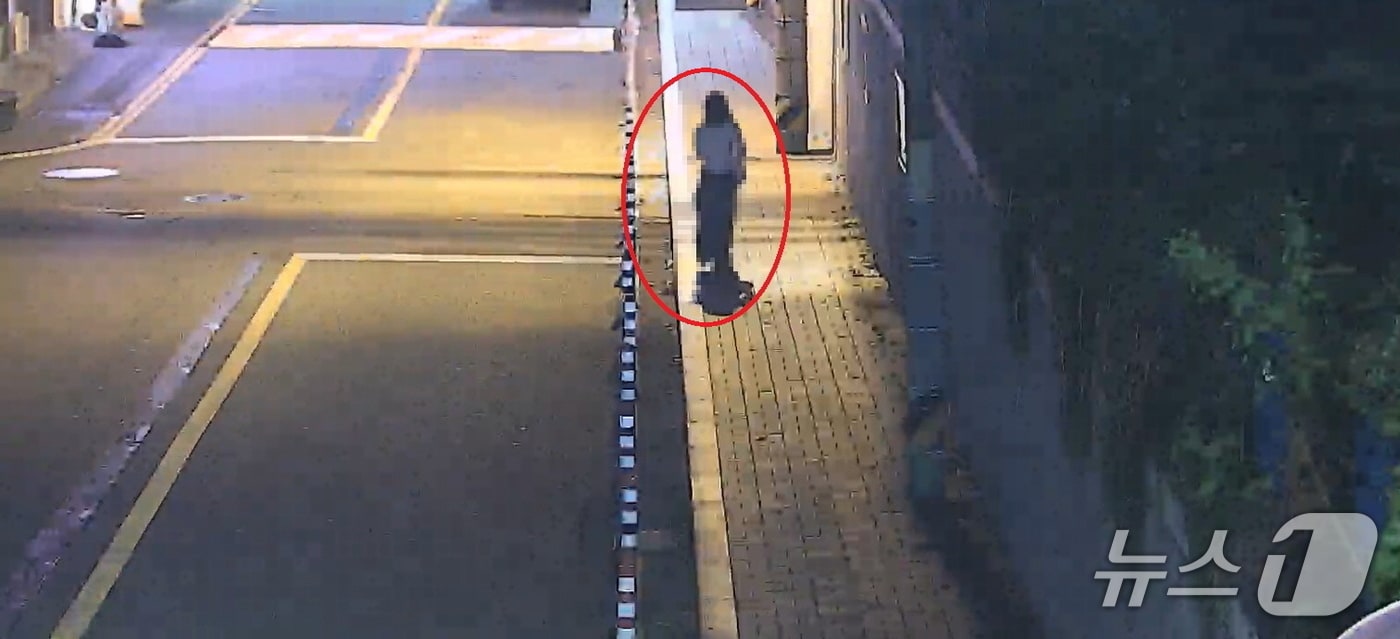 울산 중구 CCTV통합관제센터가 중구 우정공원 일대에서 실종 아동을 찾아 가족의 품으로 돌려보냈다.(울산 중구 제공. 재판매 및 DB금지)/뉴스1