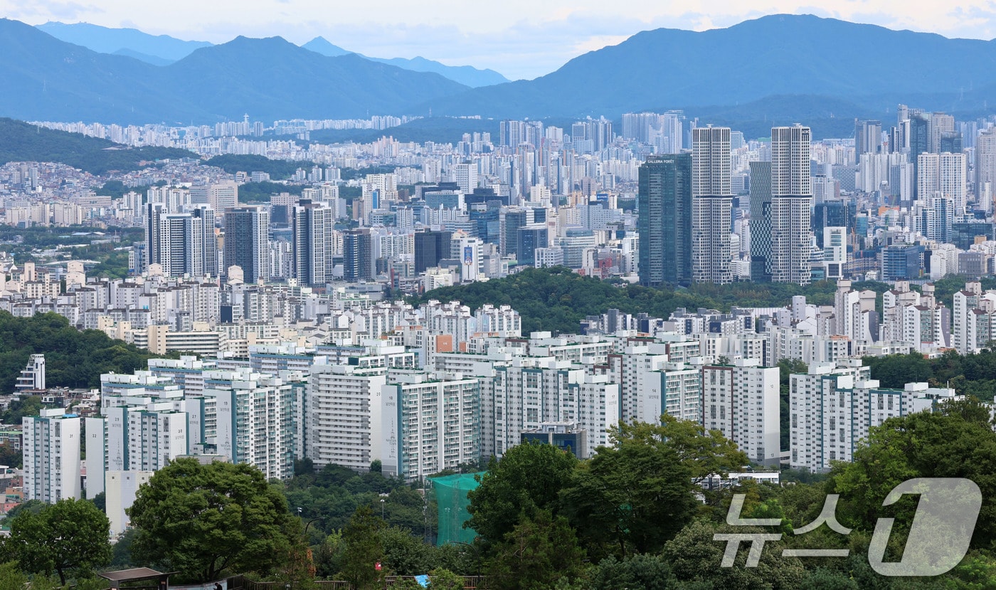 서울 남산에서 바라본 아파트 단지. 2026.8.9 ⓒ 뉴스1 박세연 기자