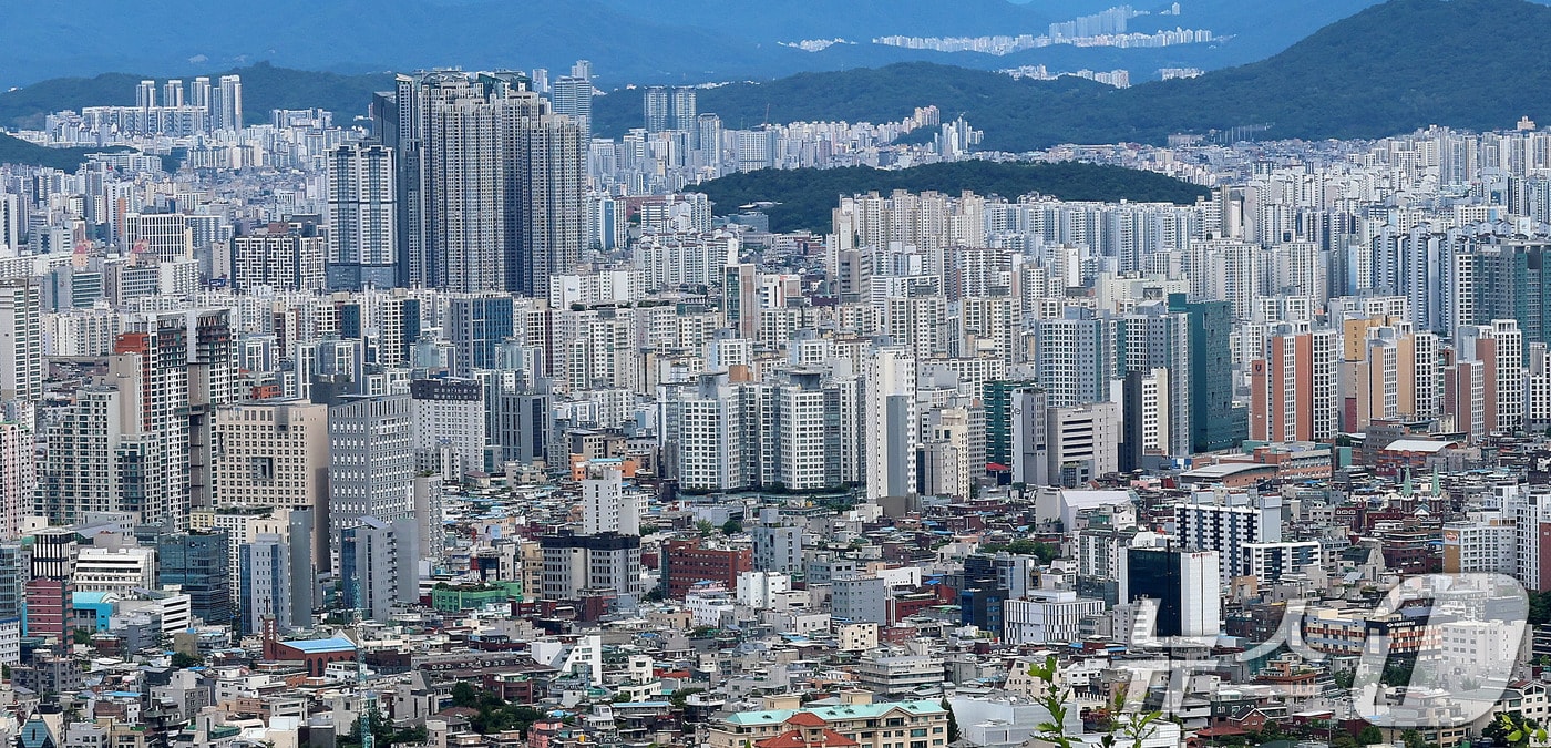 서울 남산에서 바라본 아파트 단지. 2026.8.9 ⓒ 뉴스1 박세연 기자