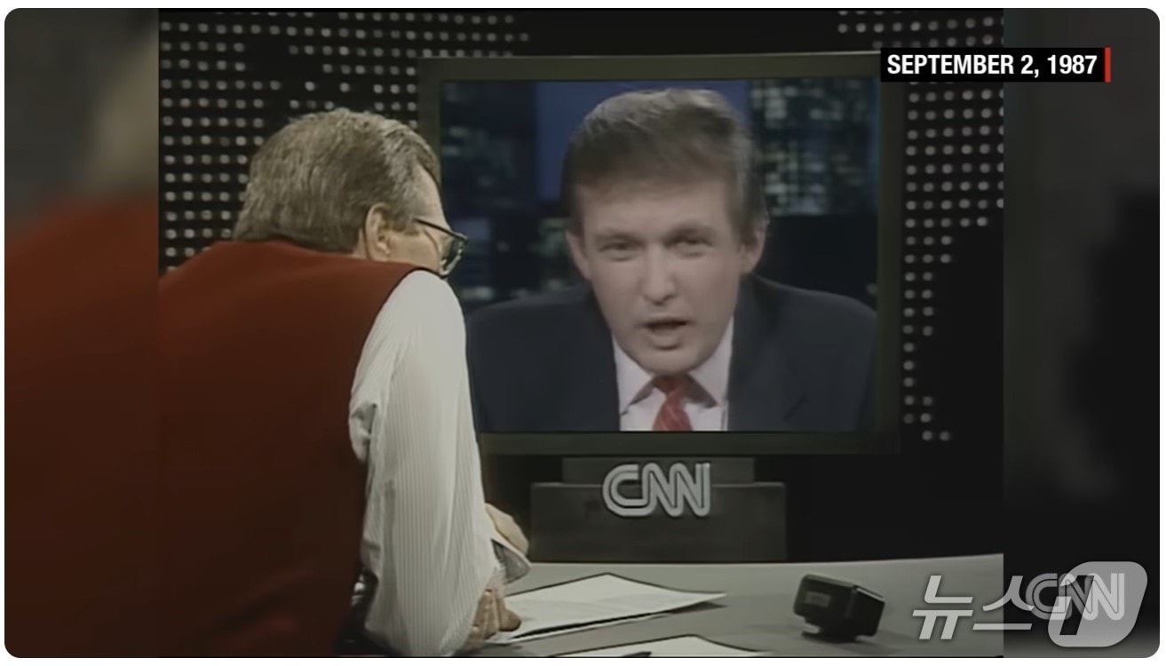 1987년 CNN의 '래리 킹 라이브'에 출연해 인터뷰하는 도널드 트럼프. CNN 화면 캡처