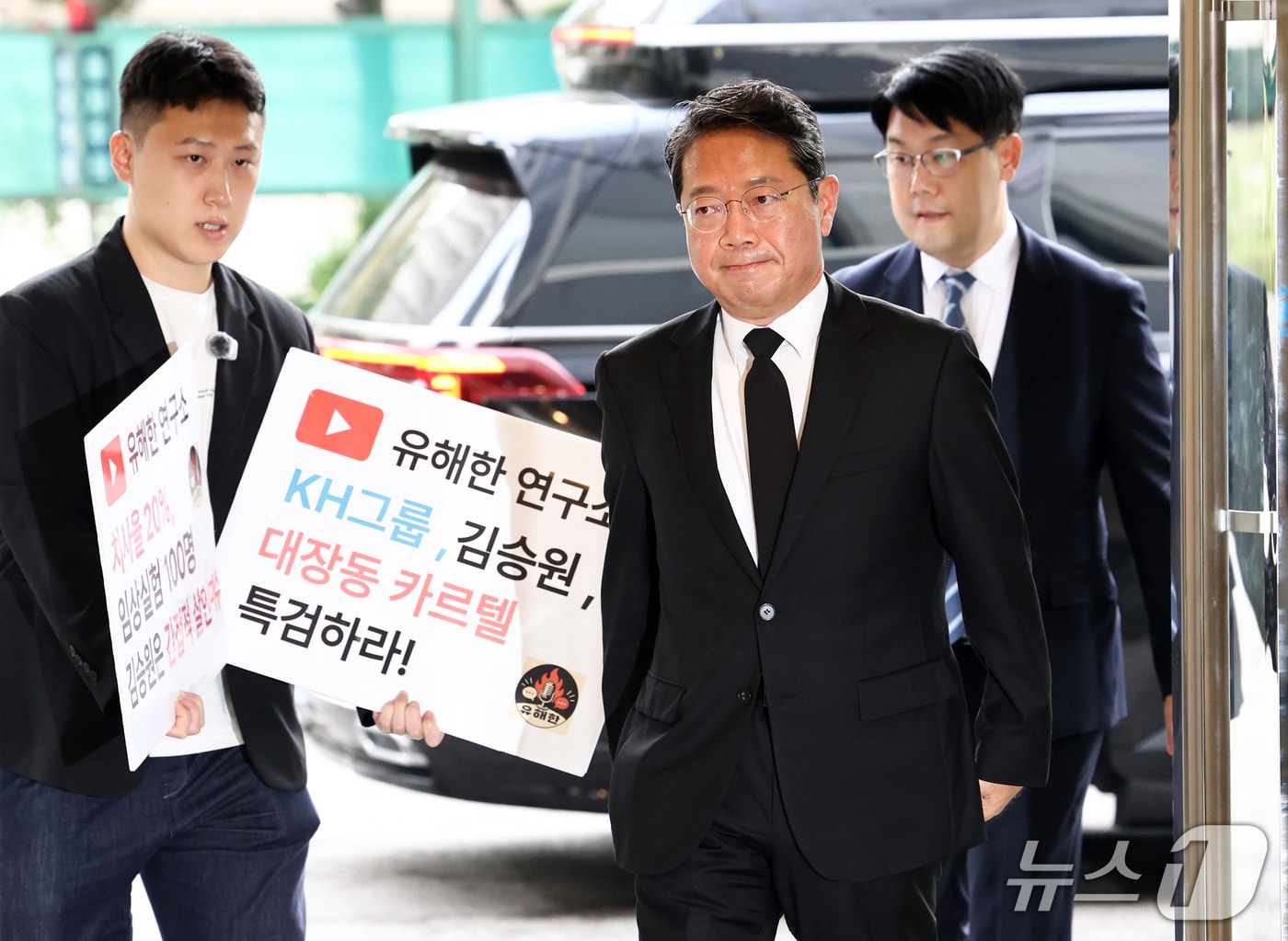 김승원 법무부 장관 후보가 14일 오전 서울 종로구 적선현대빌딩에 마련된 인사청문회 준비 사무실로 출근하고 있다. 2026.9.14 ⓒ 뉴스1 최지환 기자