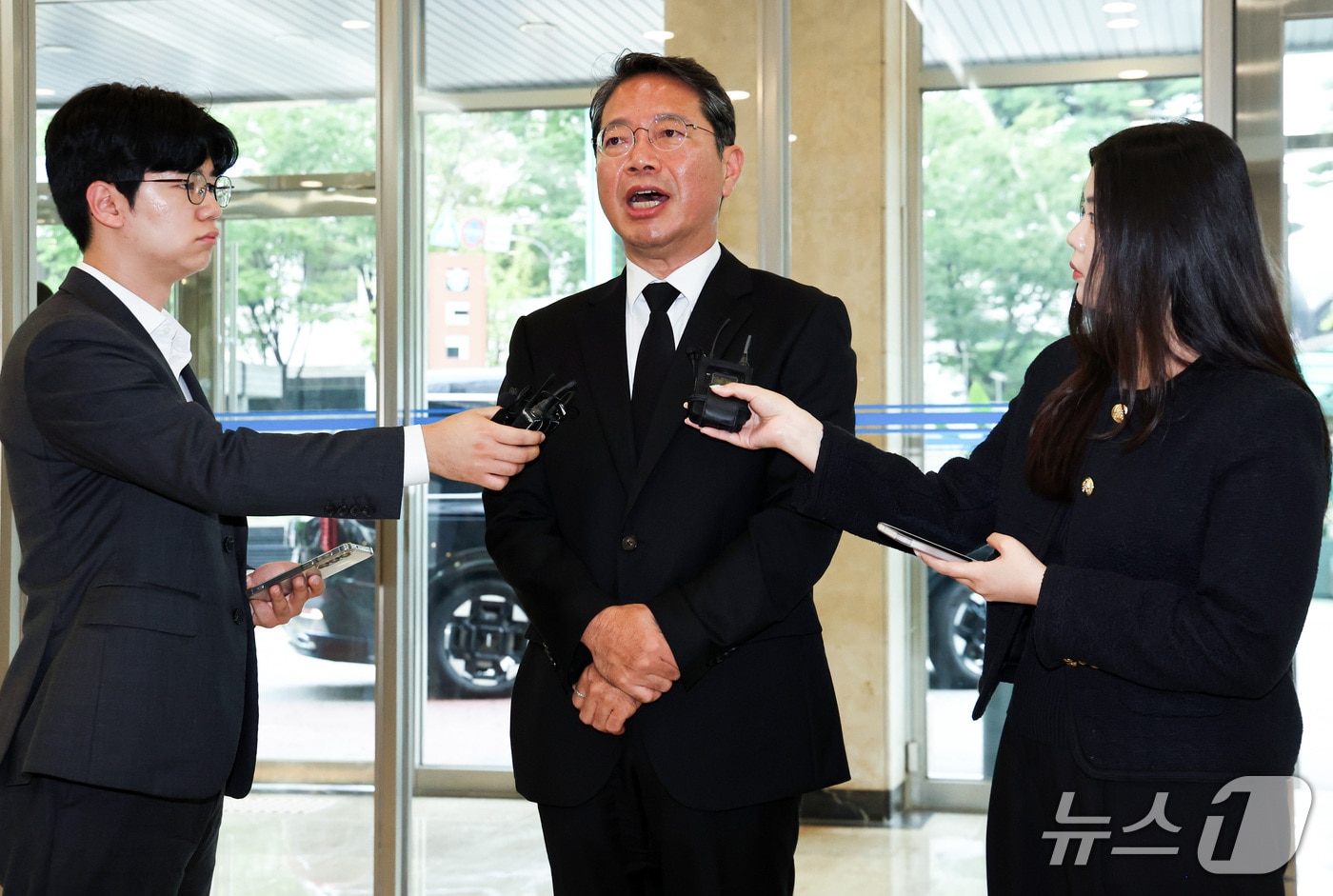 김승원 법무부 장관 후보가 14일 오전 서울 종로구 적선현대빌딩에 마련된 인사청문회 준비 사무실로 출근하며 취재진 앞에서 발언하고 있다. 2026.9.14 ⓒ 뉴스1 최지환 기자