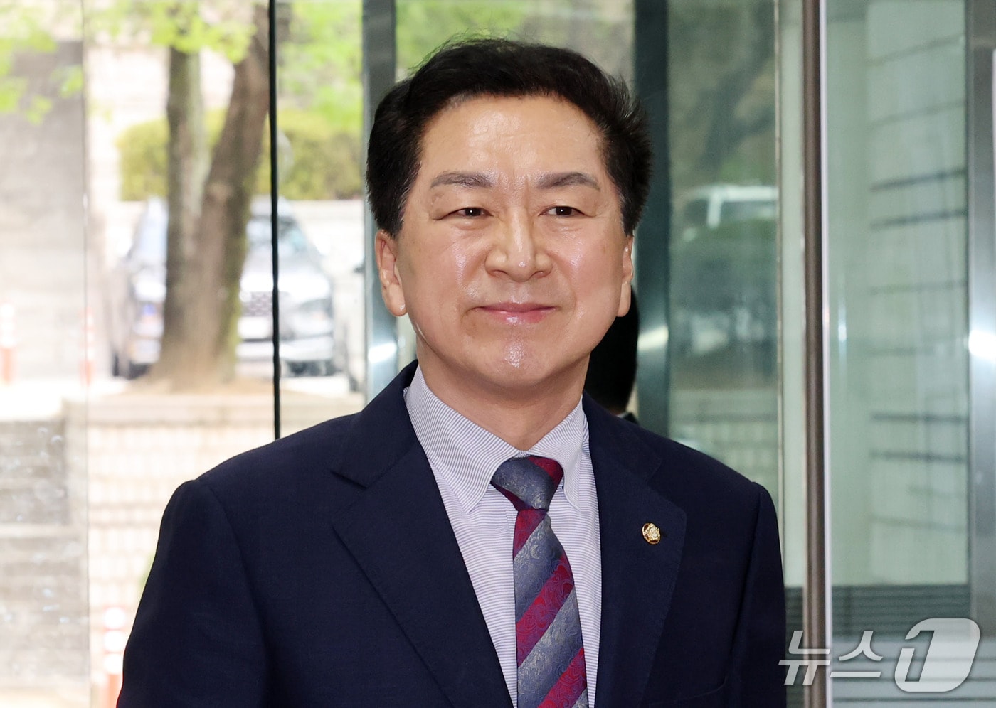 김건희 여사에게 260만원대 로저비비에 가방을 선물한 혐의로 기소된 김기현 국민의힘 의원이 지난 14일 서울 서초구 서울중앙지방법원에서 열린 5차 공판에 출석하고 있다. 2026.9.14 ⓒ 뉴스1 박세연 기자