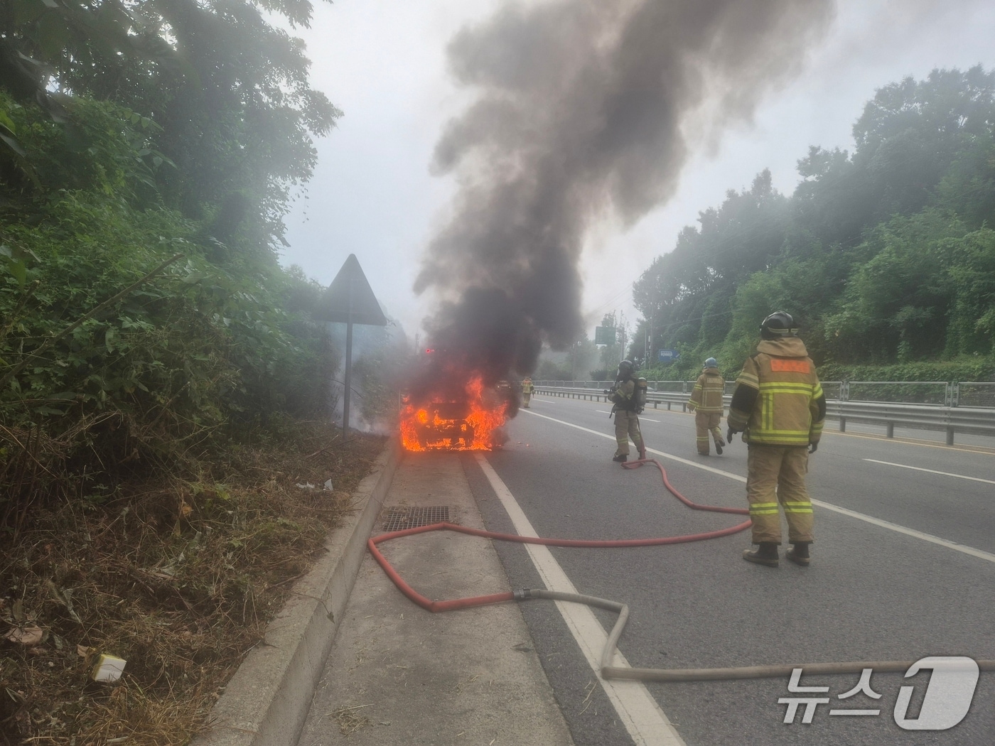 금산 금성면 마수리 차량 화재 현장 (충남소방본부 제공, 재판매 및 DB금지) / 뉴스1 