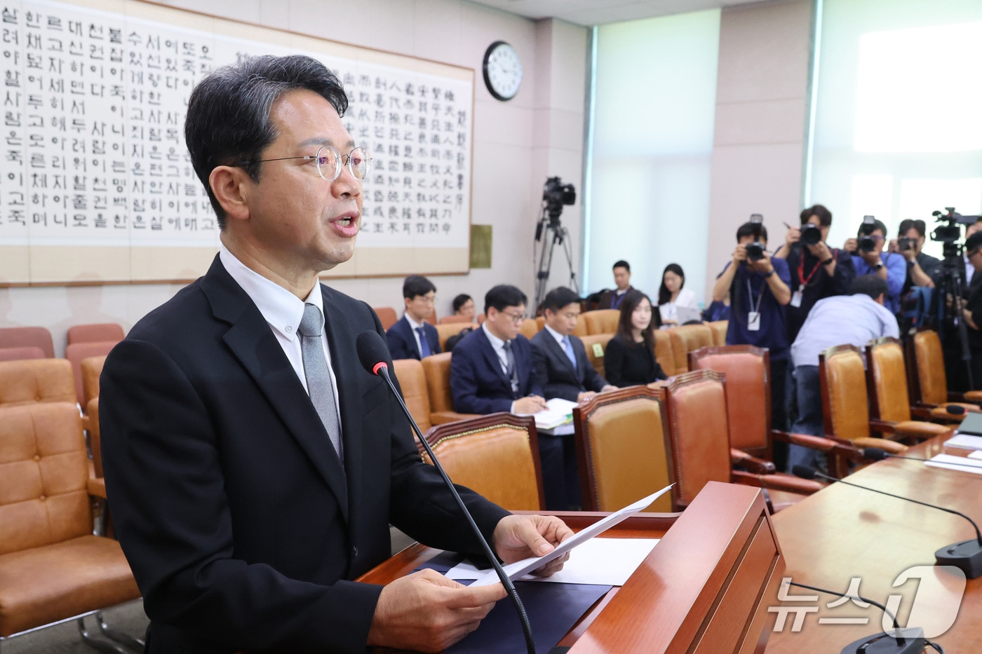김승원 법무부 장관 후보자가 15일 서울 여의도 국회 법제사법위원회에서 열린 인사청문회에서 인사말을 하고 있다. 2026.9.15 ⓒ 뉴스1 신웅수 기자