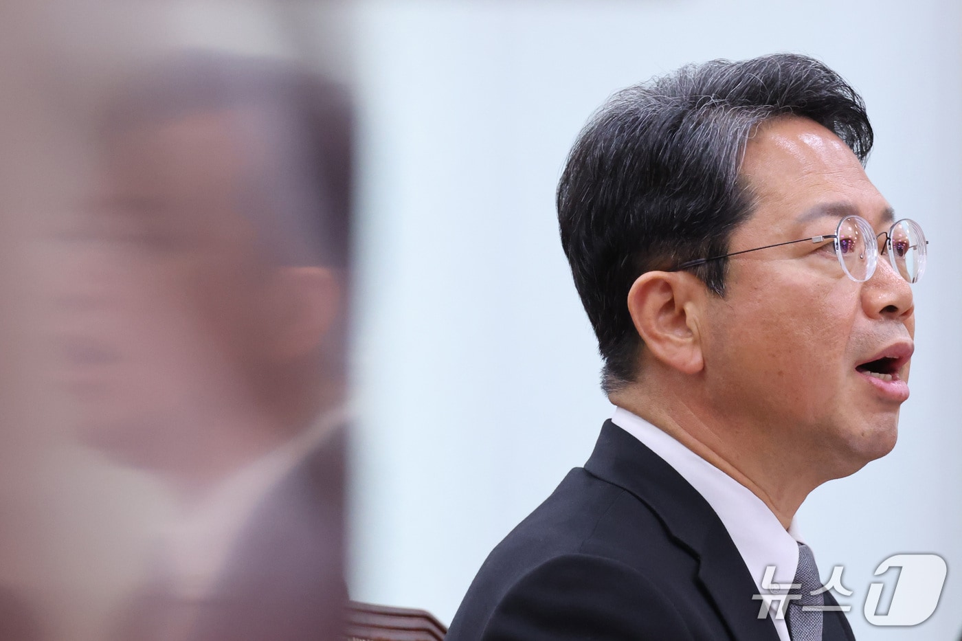 김승원 법무부 장관 후보자가 15일 서울 여의도 국회 법제사법위원회에서 열린 인사청문회에서 의원 질의에 답변하고 있다. 2026.9.15 ⓒ 뉴스1 신웅수 기자
