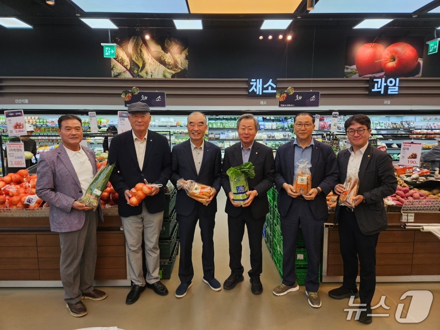 하나로마트 선도농축협 강원협의회는 17일 동해농협 하나로마트에서 운영위원회를 개최했다.(농협 강원본부 제공. 재판매 및 DB 금지)/뉴스1