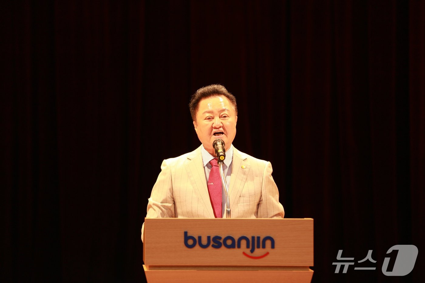 노학양 한국자유총연맹 부산진구지회장이 '2026 자유·통일 문화예술 콘서트'에서 환영 인사말을 하고 있다. 2026.9.17뉴스1 ⓒ News1 임순택 기자
