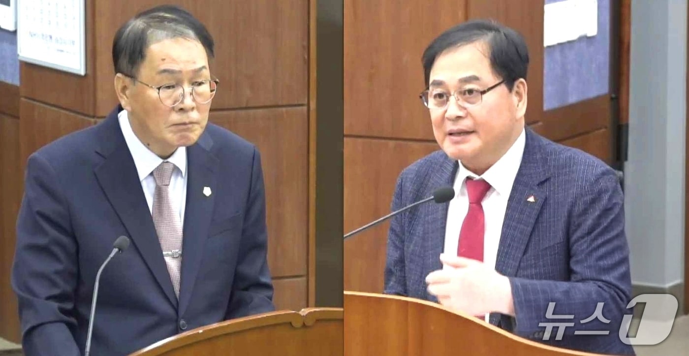 이순식 김천시의원(왼쪽)이 지난 17일 배낙호 김천시장을 대상으로 정례회 시정질문을 하고 있다.(김천시의회 제공. 재판매 및 DB 금지) 2026.9.18/뉴스1
