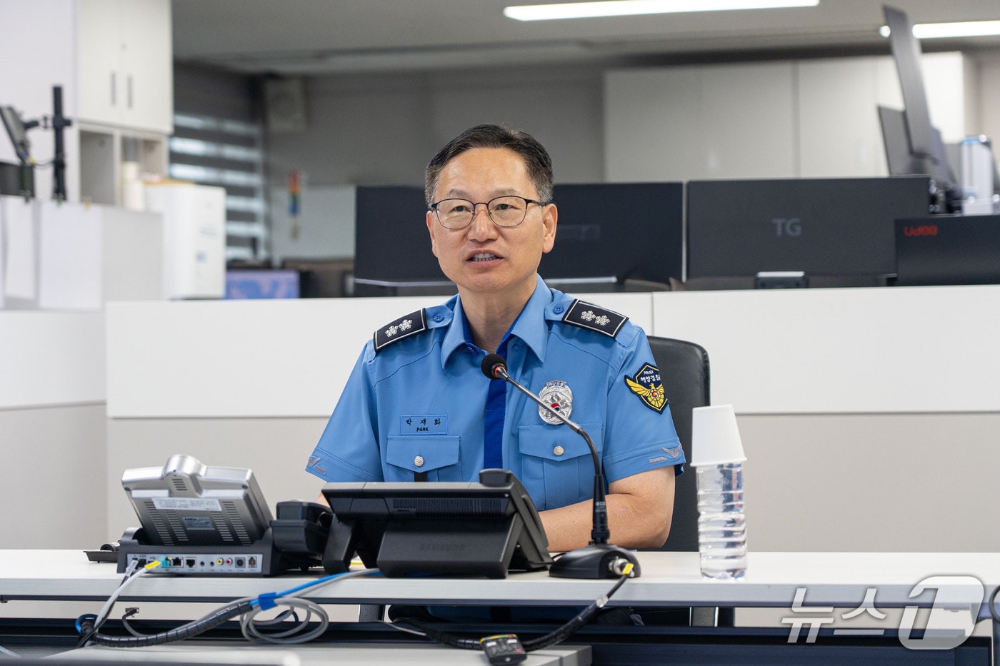 박재화 신임 남해지방해양경찰청장이 현장을 방문해 해상치안상황을 점검하고 있다. (해경 제공. 재판매 및 DB 금지)
