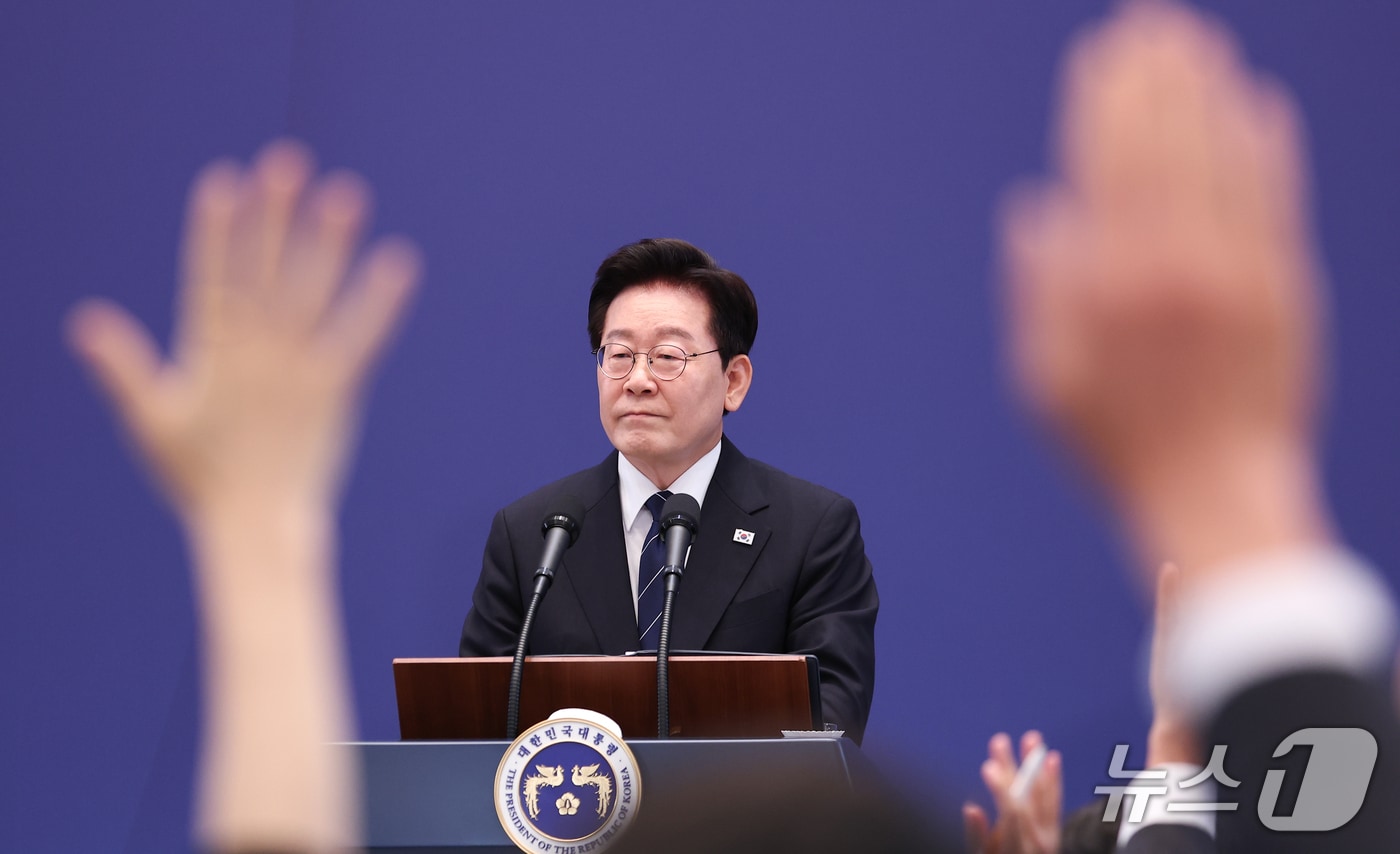 이재명 대통령 "북미 대화 사전 조정 중…한국 패싱 우려 안 해도 돼"