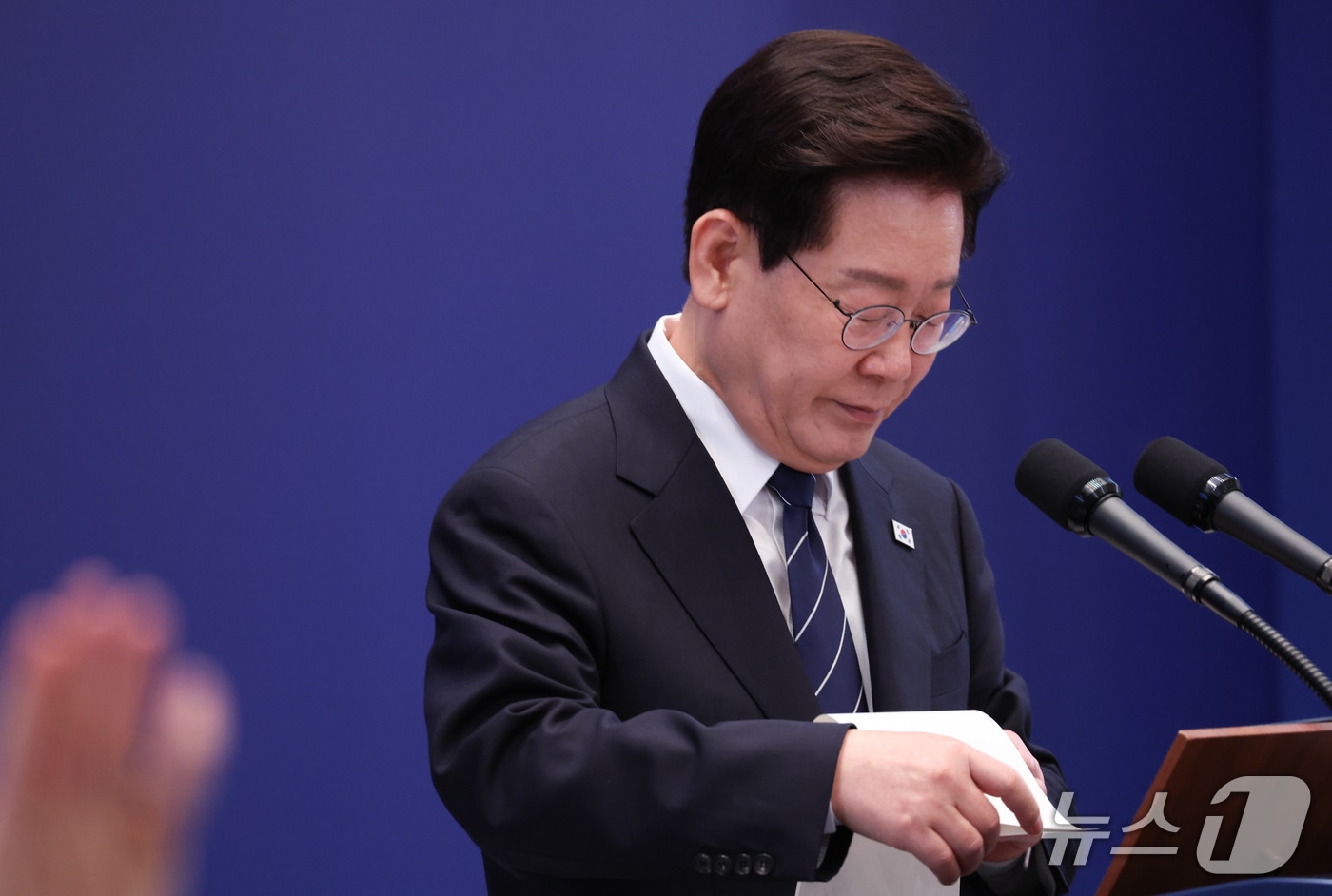 이재명 대통령, 기자회견 후 지지자 응원글 공유하며 “위로가 많이 된다”