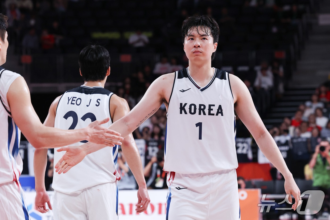 18일 일본 나고야 아이치인터내셔널 아레나에서 열린 2026 아이치·나고야 아시안게임 남자농구 준결승 대한민국과 이란의 경기, 한국 이현중이 3점슛을 한 뒤 동료들과 손바닥을 부딪히고 있다. 2026.9.18 ⓒ 뉴스1 안은나 기자