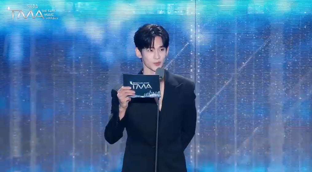 네이버 치지직 '2026 더팩트 뮤직 어워즈' 중계 영상 캡처