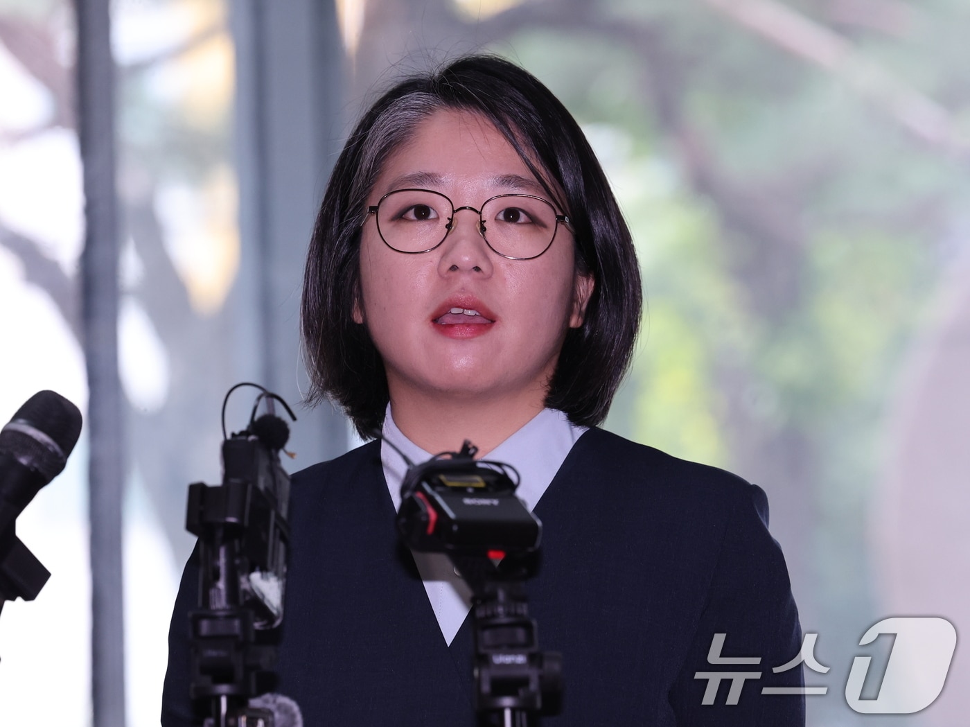 용혜인 성평등가족부 장관 후보자가 2일 오전 서울 서대문구 한국청소년활동진흥원에 마련된 인사청문회 준비사무실로 첫 출근하고 있다. 2026.9.2 ⓒ 뉴스1 박지혜 기자