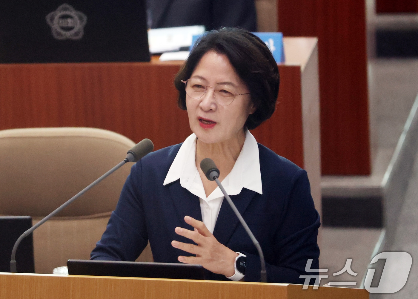 추미애 경기도지사가 지난 2일 경기 수원시 영통구 경기도의회 본회의장에서 열린 '제393회 임시회 제2차 본회의'에서 임기 첫 대집행부 질문에 답하고 있다. 2026.9.2 ⓒ 뉴스1 김영운 기자