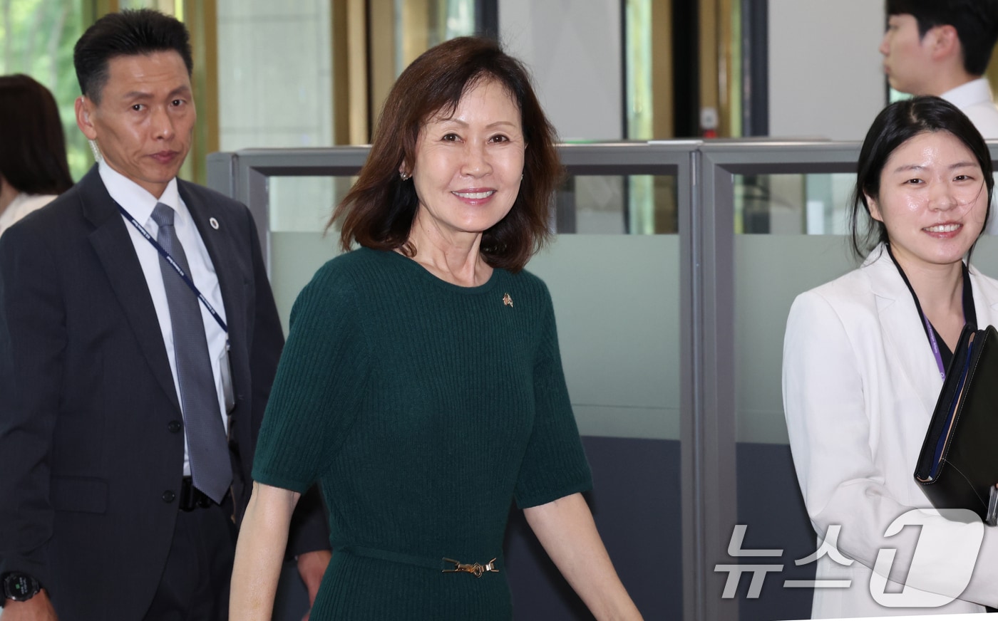 미셸 스틸 주한 미국 대사가 2일 서울 종로구 정부서울청사 외교부를 방문하며 활짝 웃고 있다.이날 미셸 스틸 대사는 정연두 외교전략정보본부장과 면담했다. 2026.9.2 ⓒ 뉴스1 이종덕 기자
