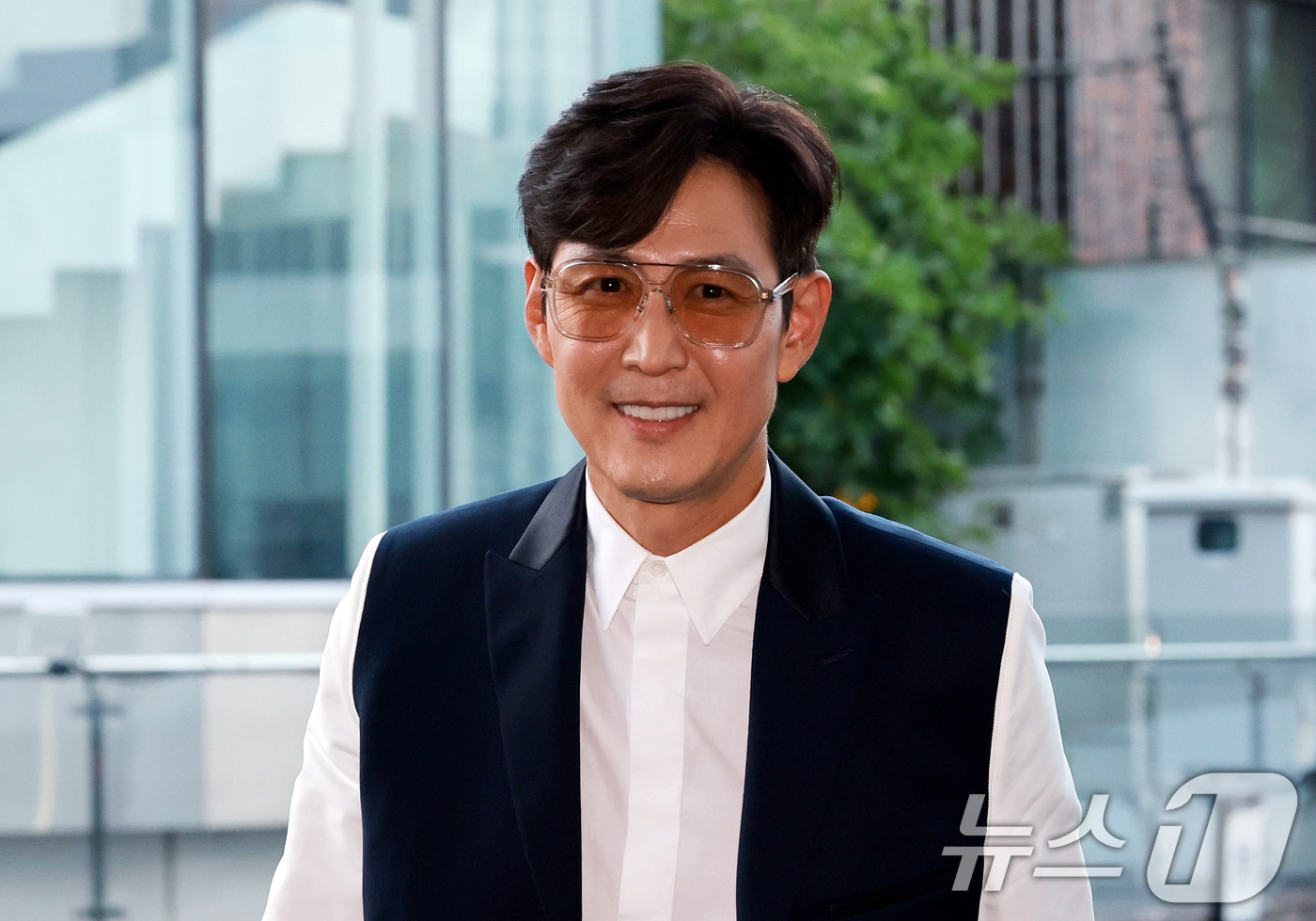 이정재·아티스트, 래몽래인 前대표 상대 손배소 2심도 일부승소 - 뉴스 썸네일 이미지
