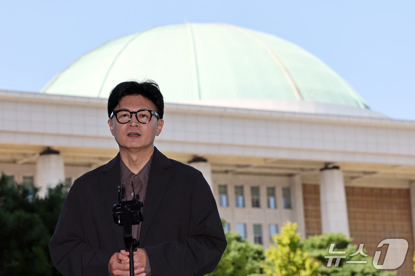 한동훈 무소속 의원이 지난 20일 오후 서울 여의도 국회 의원회관 앞에서 법무부 장관 후보직에서 자진 사퇴한 김승원 더불어민주당 의원 등과 관련한 브리핑을 하고 있다. 2026.9.20 ⓒ 뉴스1 황기선 기자