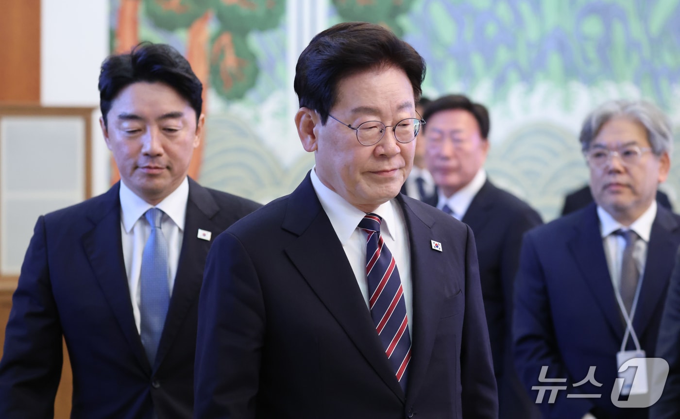 President Lee Departs for UN General Assembly and Mexico Visit... "National Interest First"