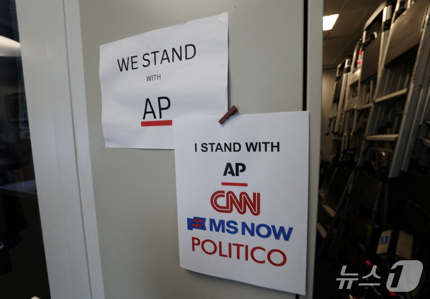 미 주요 방송사, CNN 배제에도 트럼프 공동 취재 재개