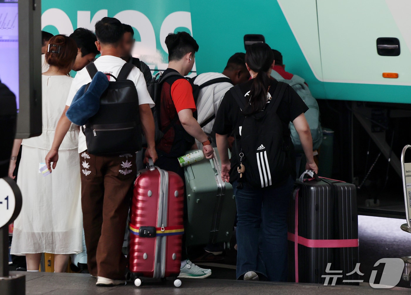 Political circles emphasize public livelihood stability and cooperation after Chuseok holiday