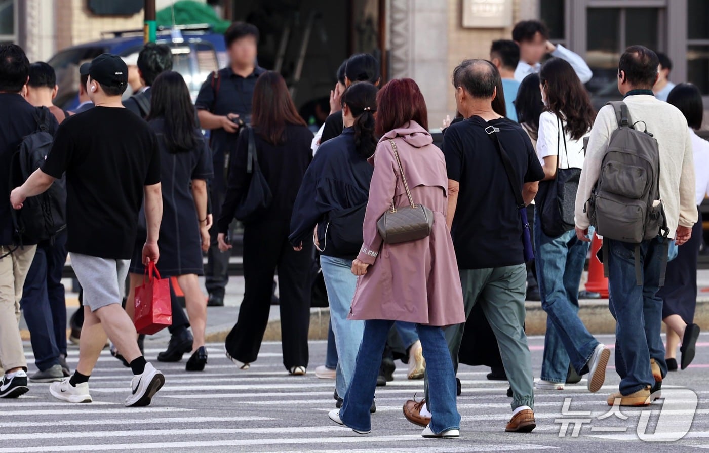 서울 광화문 네거리 출근길.(자료사진)/뉴스1