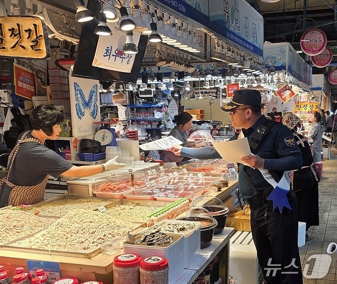 인천 경찰이 순찰 활동을 하고 있다.(인천경찰청 제공. 재배포 및 DB금지)2026.9.28/뉴스1