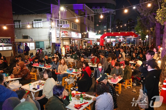 김해 뒷고기 축제가 다음 달 2~4일 부원동에서 열린다. 지난해 열린 축제 모습. (김해시 제공. 재판매 및 DB 금지)