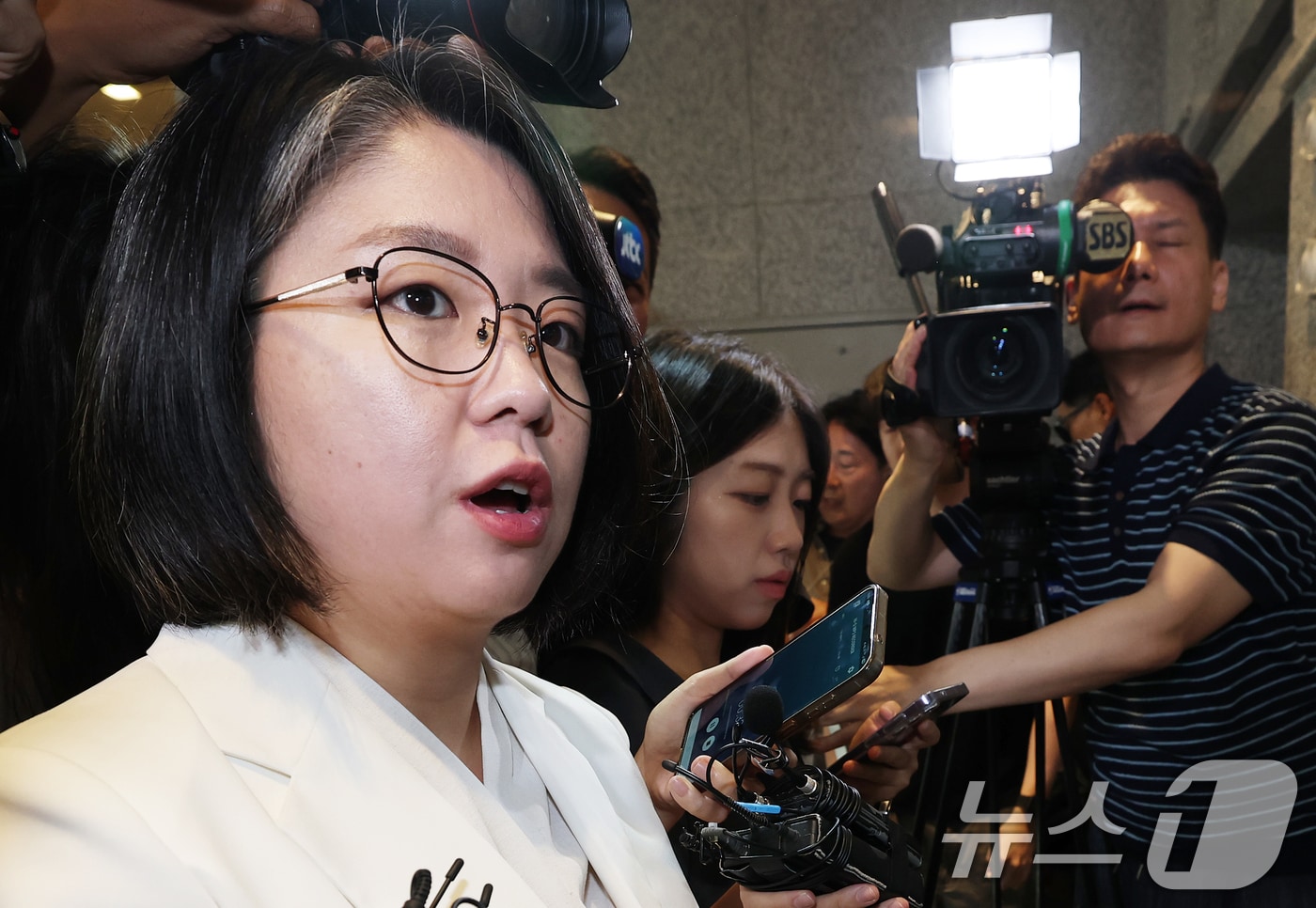 용혜인 성평등가족부 장관 후보자가 4일 오전 서울 서대문구 한국청소년활동진흥원에 마련된 인사청문회 준비 사무실로 출근하고 있다. 2026.9.4 ⓒ 뉴스1 오대일 기자