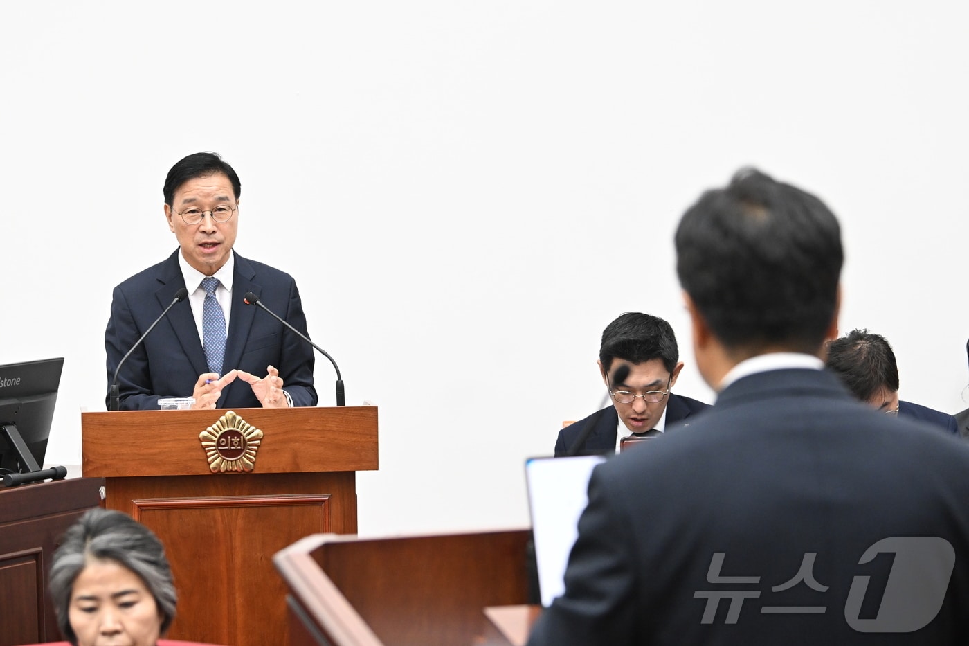 위성곤 제주특별자치도지사가 4일 제주도의회 본회의장에서 열린 제454회 제주도의회 제1차 정례회 제3차 본회의(도정질문)에서 발언하고 있다.(제주특별자치도의회 제공, 재판매 및 DB 금지) 2026.9.4 ⓒ 뉴스1