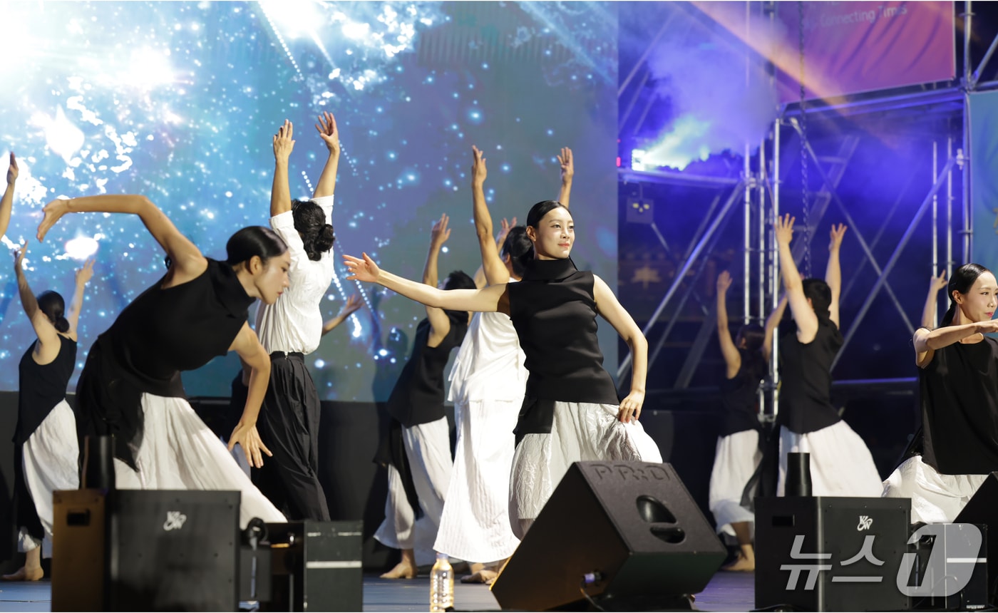 2026 직지문화축제 폐막식 축하공연.(청주시 제공. 재판매 및 DB금지)