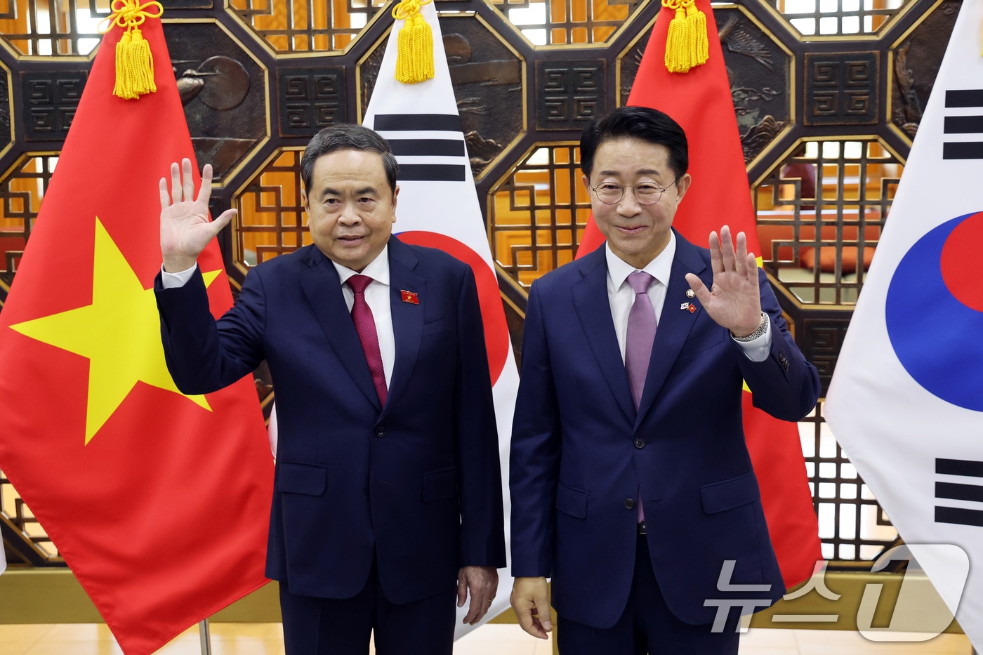 Chief Justice Cho Hee-dae Discusses Strengthening Judicial Cooperation with Chairman of the National Assembly of Vietnam