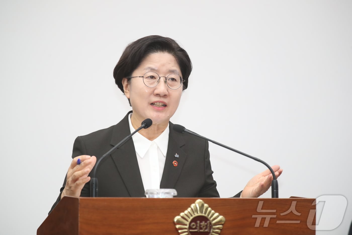 고의숙 제주특별자치도교육감이 8일 오전 제주도의회 본회의장에서 열린 제454회 제주도의회 제1차 정례회 제5차 본회의(교육행정질문)에서 발언하고 있다.(제주도의회 제공, 재판매 및 DB 금지) ⓒ 뉴스1