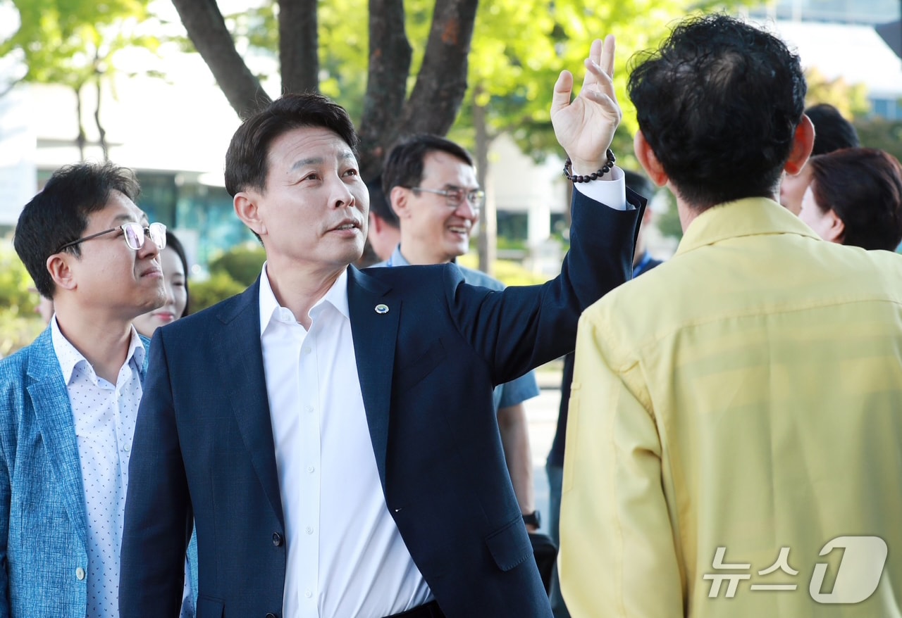 전문학 서구청장이 현장을 점검하고 있다.(서구 제공. 재판매 및 DB금지)
