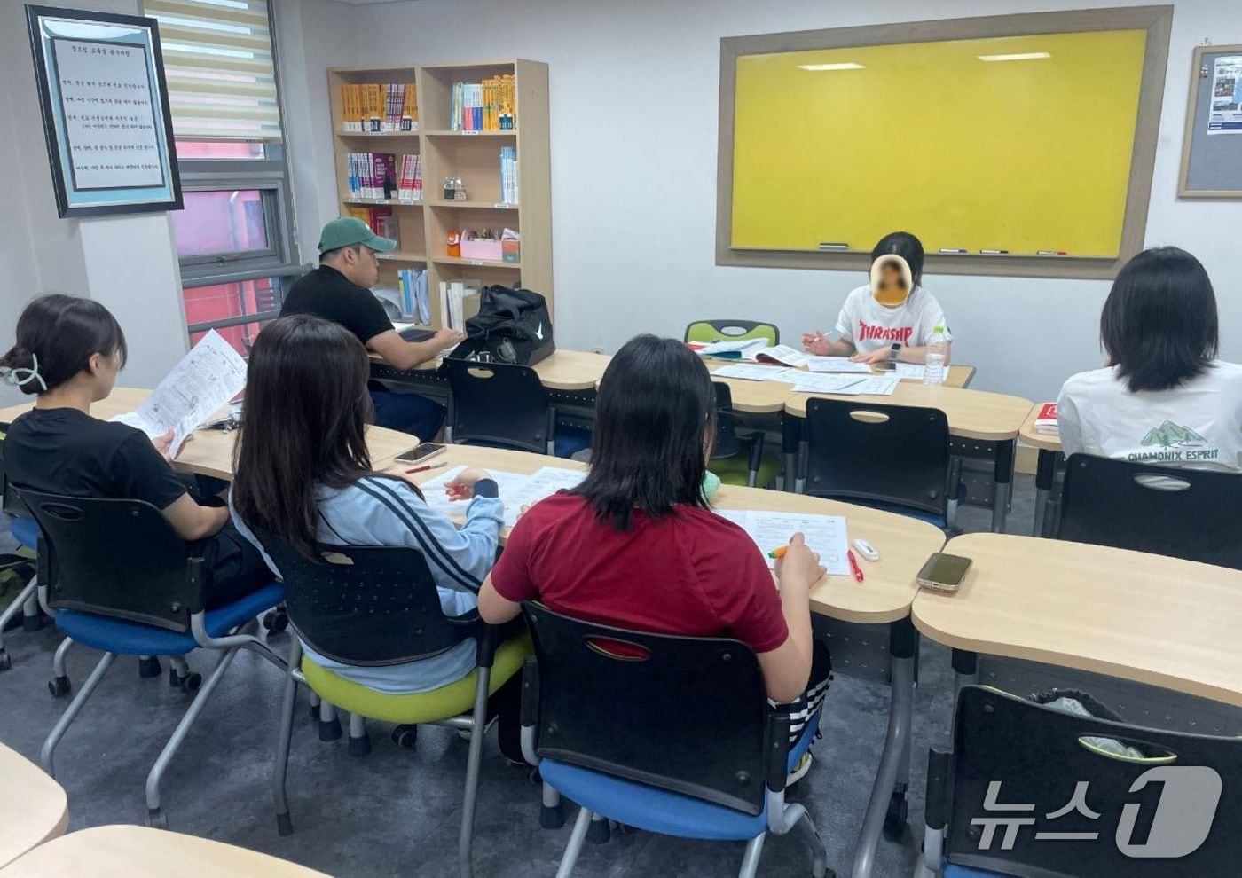 양주시학교밖청소년지원센터에서 학생들이 공부하는 모습. (양주시 제공. 재판매 및 DB 금지)