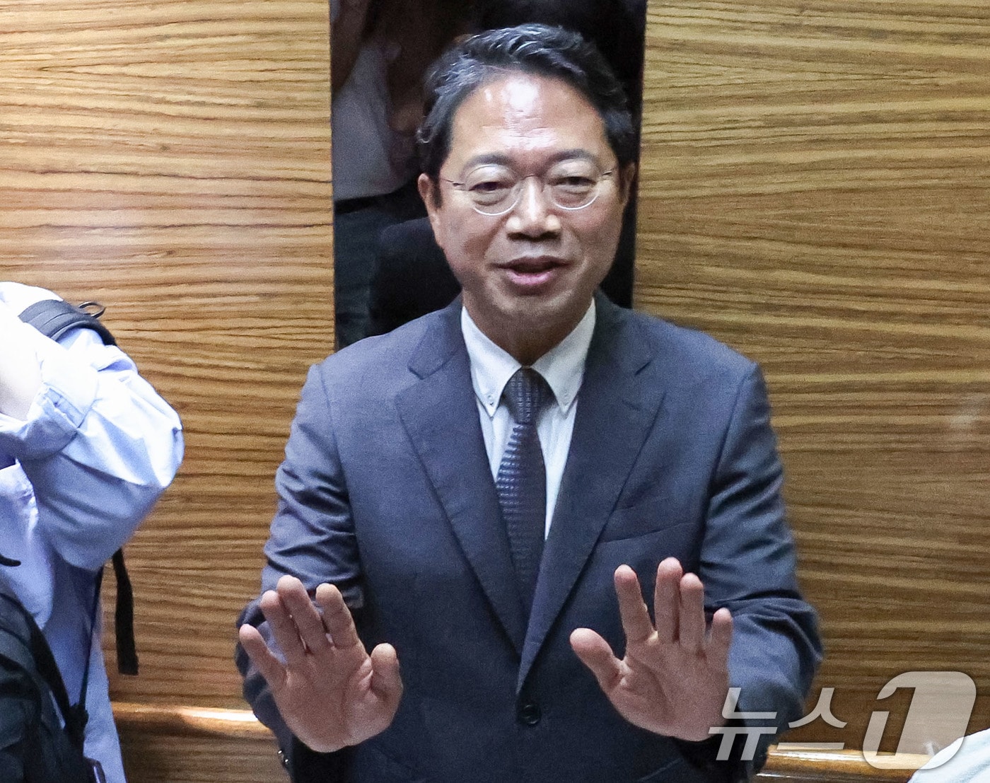 김승원 법무부 장관 후보자가 9일 오전 서울 종로구 적선현대빌딩에 마련된 인사청문회 준비 사무실로 출근하고 있다. 2026.9.9 ⓒ 뉴스1 이종수 기자